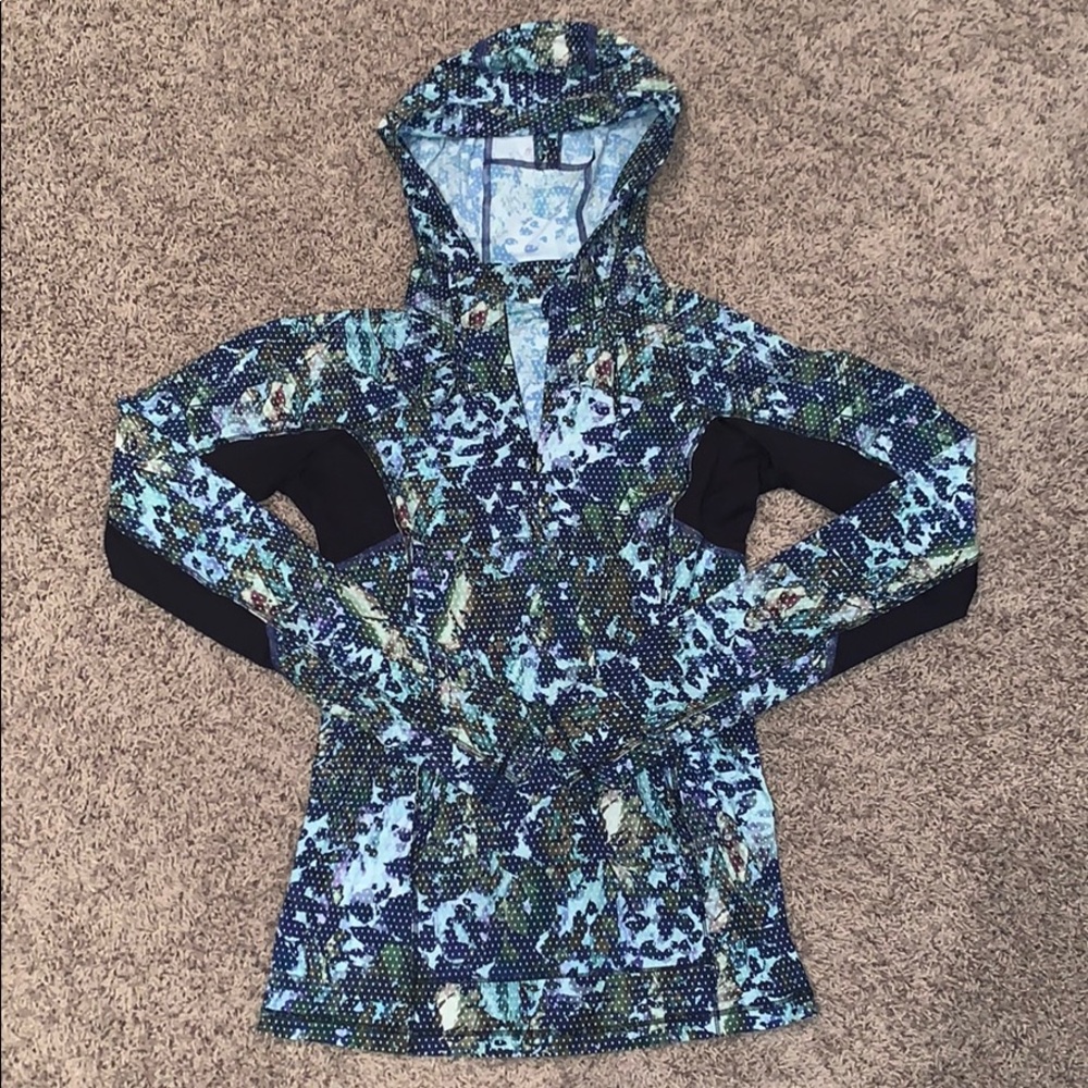 Lululemon quarter zip pullover with hood